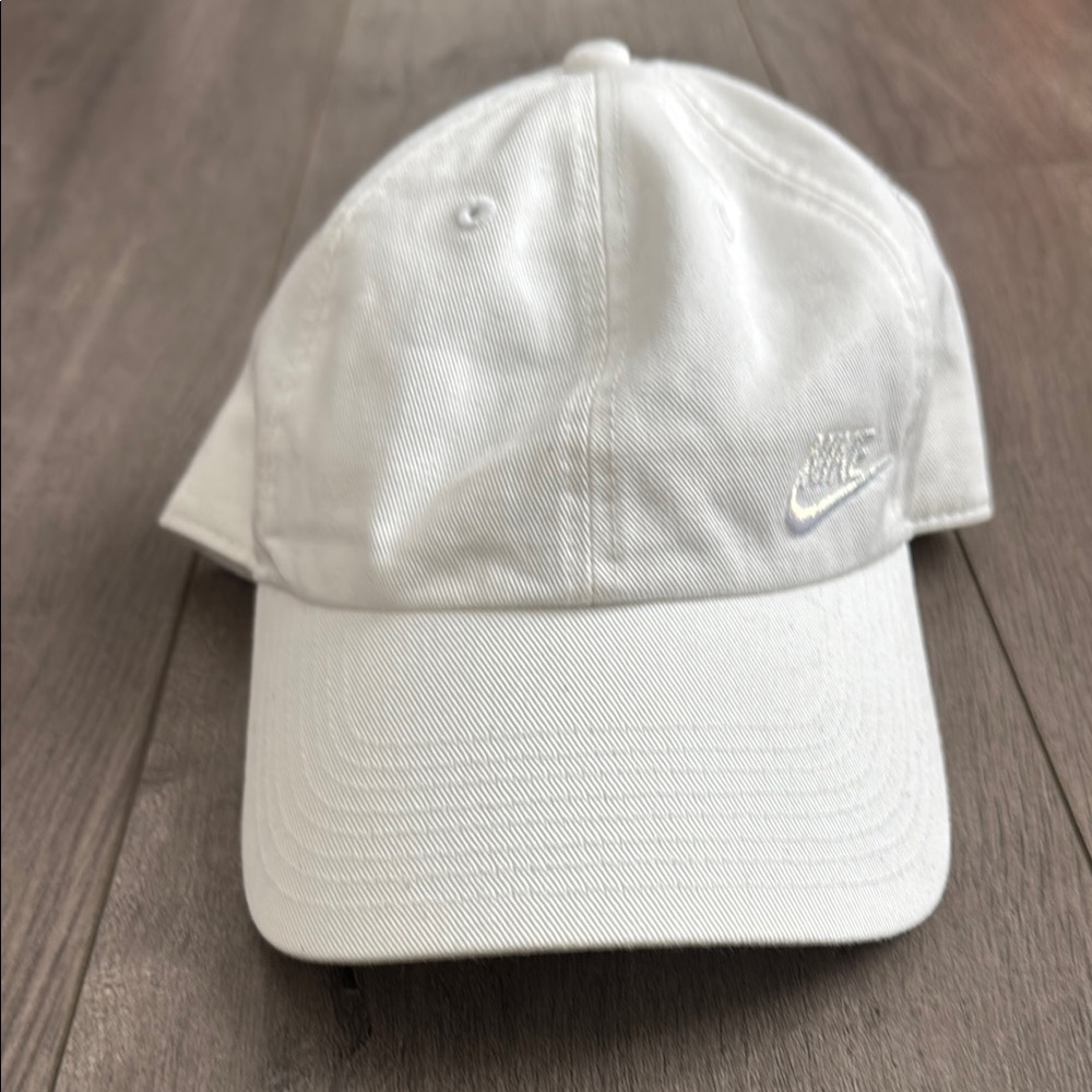 Nike Classic White Cap